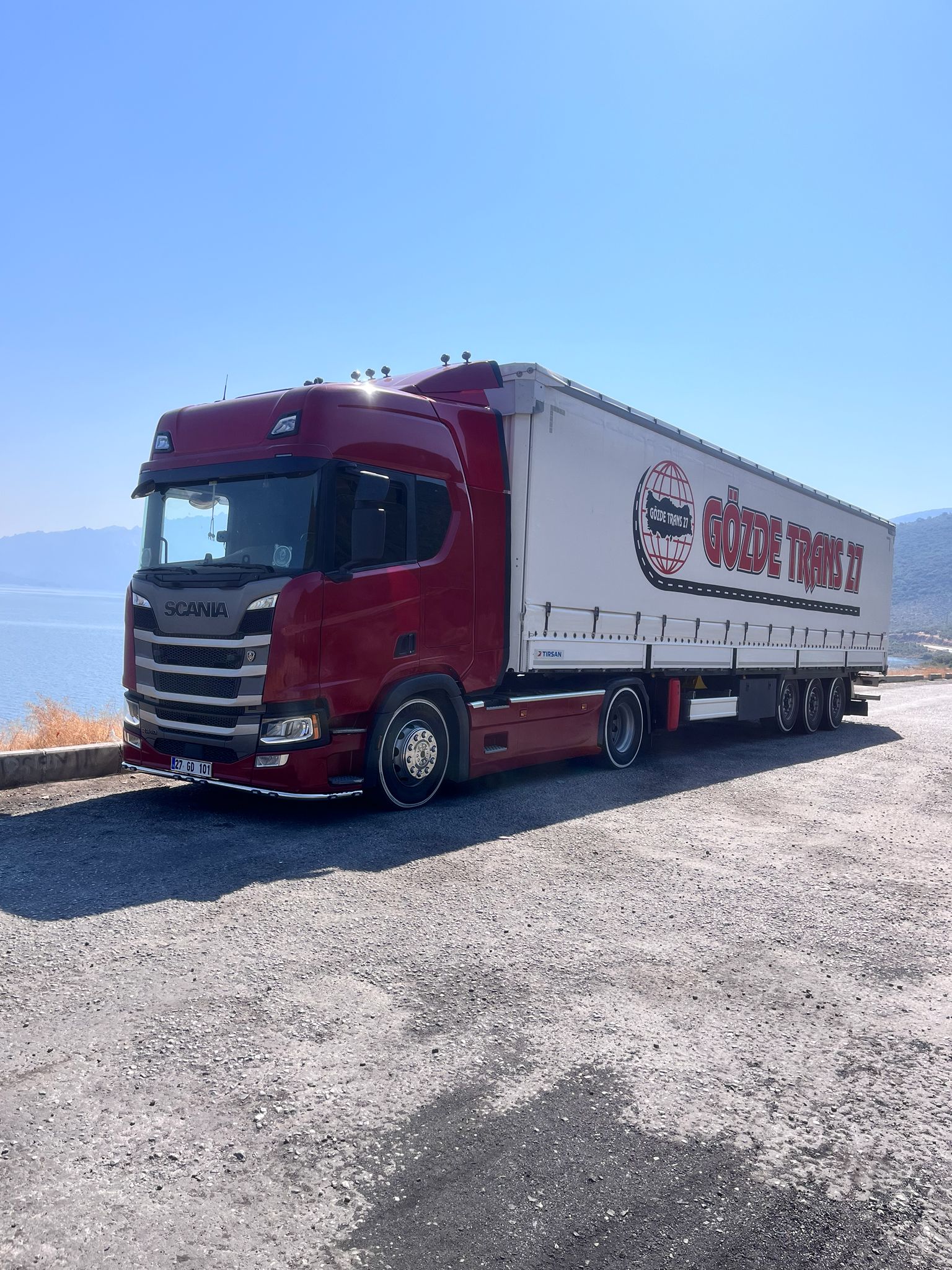 Gözde Trans 27 kırmızı Scania çekici